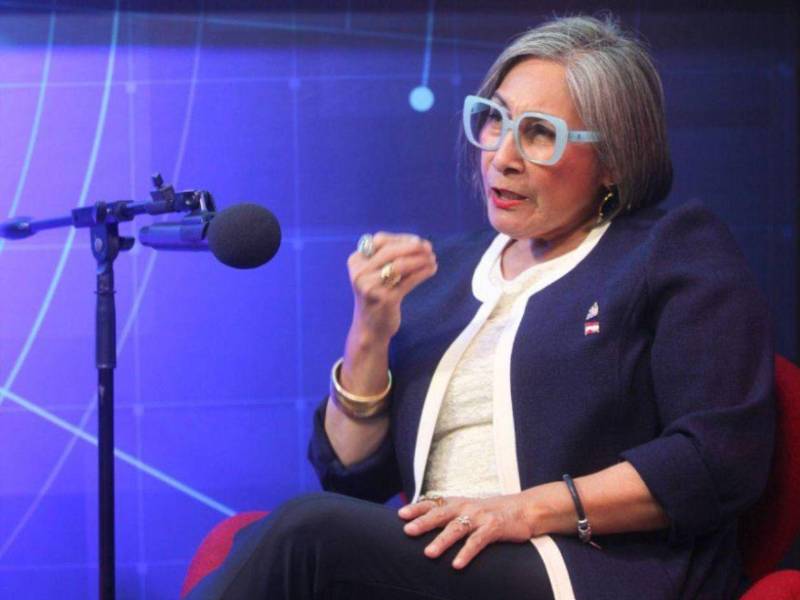 La diputada Maribel Espinoza denuncia estrategia del familión para sabotear las elecciones en Honduras.