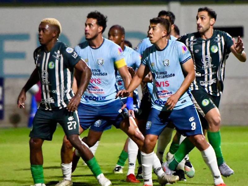 Imágenes del desarrollo del partido.