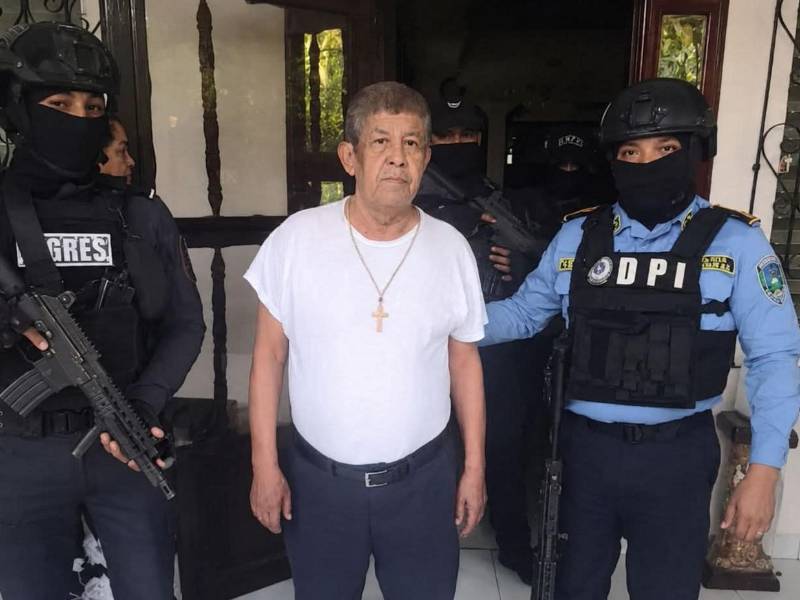 La captura ocurrió en horas de la madrugada mediante un allanamiento a la residencia del extitular de la municipalidad tocoeña.