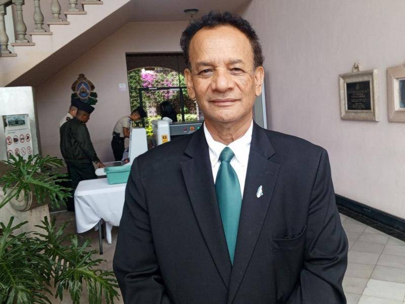 Javier Talavera es el ministro director del Instituto Nacional Agrario.