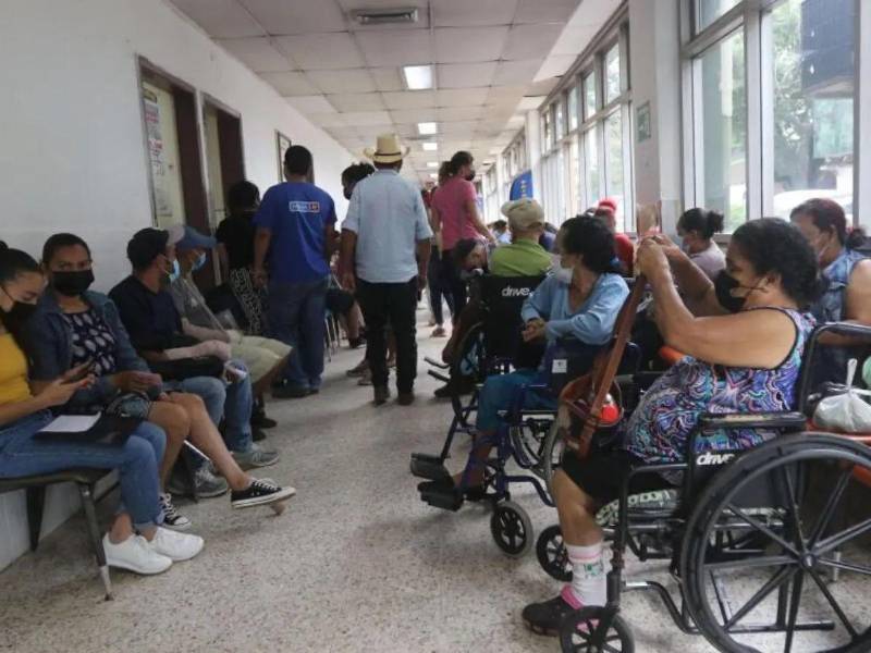 La atención del Hospital Escuela en consulta general sigue a medio vapor, mientras la mora quirúrgica avanza con un 80%.