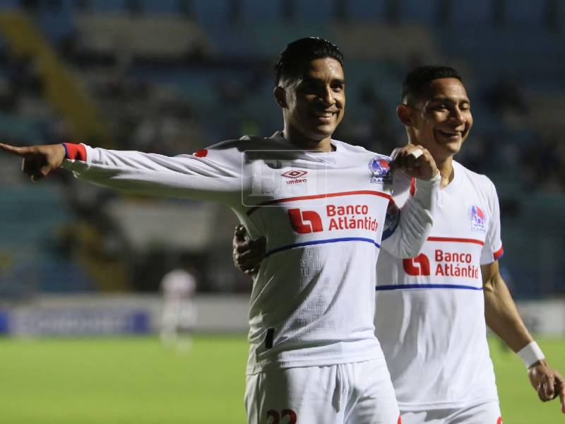 Imágenes del desarrollo del partido.