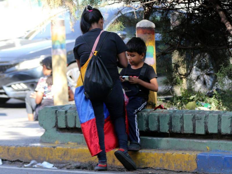 La caída del régimen venezolano volvió a encender la esperanza de retorno entre familias migrantes en Honduras.