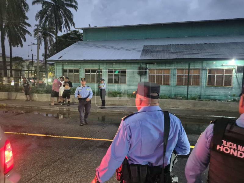 El cuerpo de Nelson Gónzales quedó tendido en la intersección entre el bulevar 15 de Septiembre y la calle 8.