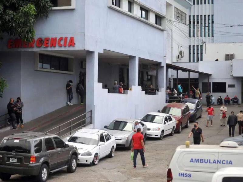 Las cirugías de emergencia se están priorizando; sin embargo, en algunos casos a los pacientes les piden que compren los insumos para realizar las operaciones.
