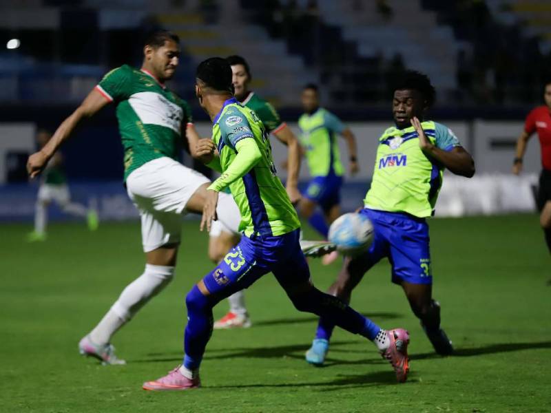 Imágenes del desarrollo del partido.