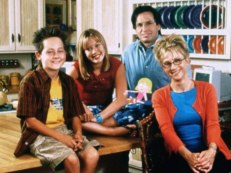 El actor Robert Carradine, recordado por millones como el entrañable papá Sam McGuire en la serie Lizzie McGuire, murió el pasado 23 de febrero en un hospital de Los Ángeles a los 71 años.