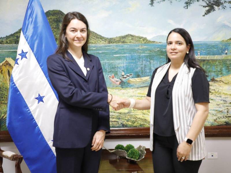 Thalie Bareilles, jefa de misión del Comité Internacional de la Cruz Roja (CICR) en Honduras, se reunió con la subsecretaria de Política Exterior, para fortalecer la cooperación del Derecho Internacional Humanitario.
