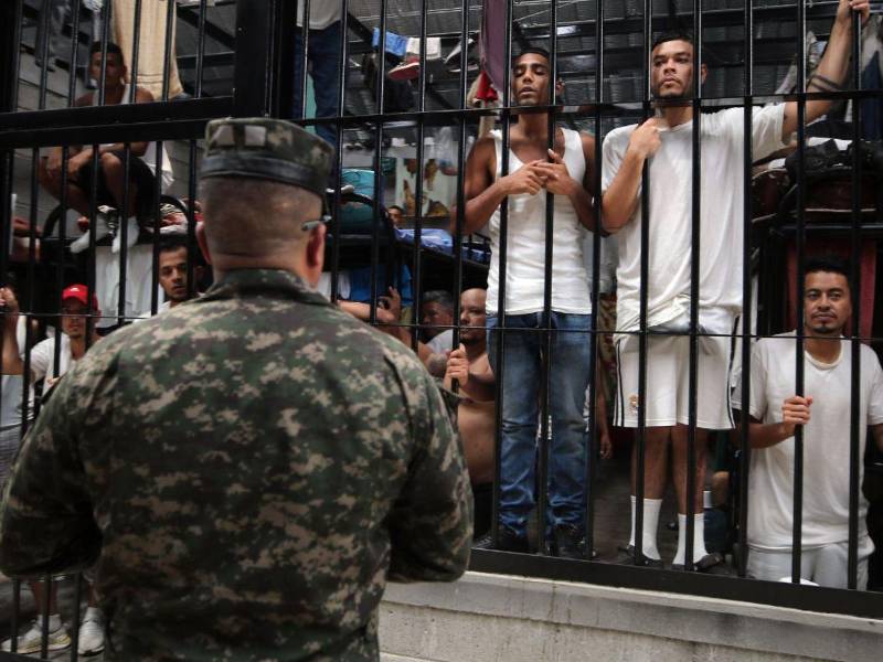 Ramiro Muñoz estaba al frente del INP poniendo control a los grupos criminales.
