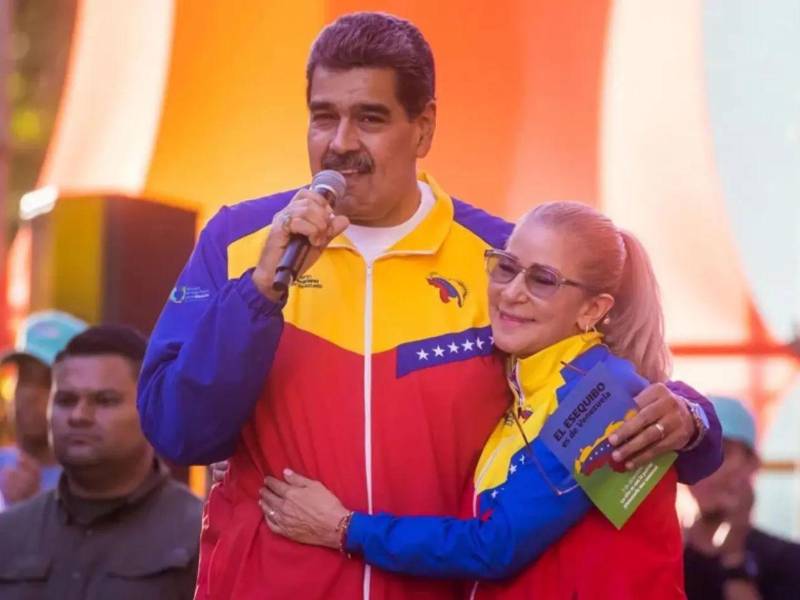 Nicolás Maduro comparece ante el tribunal federal del Distrito Sur de Nueva York, donde se fijó su próxima audiencia para marzo de 2026.