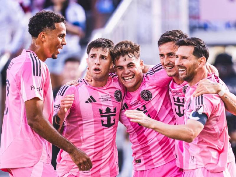 Imágenes del desarrollo del partido.