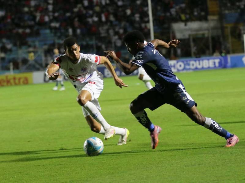 Imágenes del desarrollo del partido.