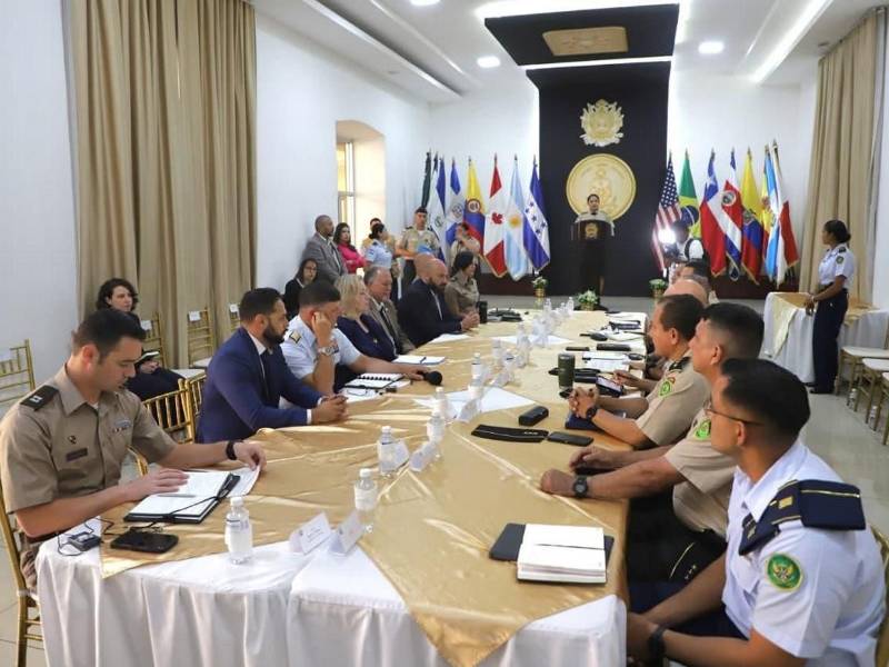 EMC y Fuerza de Tarea Conjunta Interagencial Sur de EE UU analizan combate al narcotráfico
