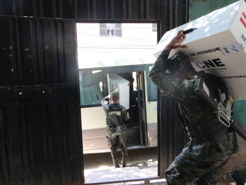 El 9 de marzo de 2025, un grupo de militares retuvieron maliciosamente las maletas electorales detinadas a varios centros de votación, y los oficiales involucrados no fueron sancionados por las autoridades de las FFAA.