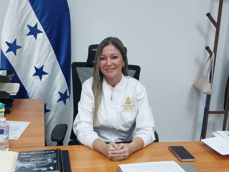 La ministra de Derechos Humanos, Leda García Pagán, sostuvo que encontró en esa secretaría y en el Mecanismo de Protección personas sin la capacidad para realizar su trabajo.