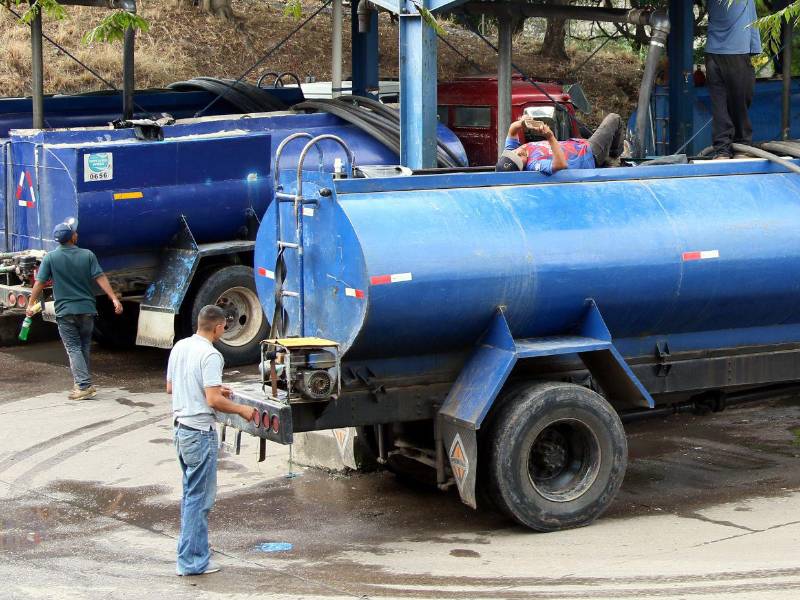 Los negocios que no puedan justificar sus precios o demostrar que cuentan con pruebas de laboratorio que acrediten la seguridad del agua podrán enfrentar sanciones.