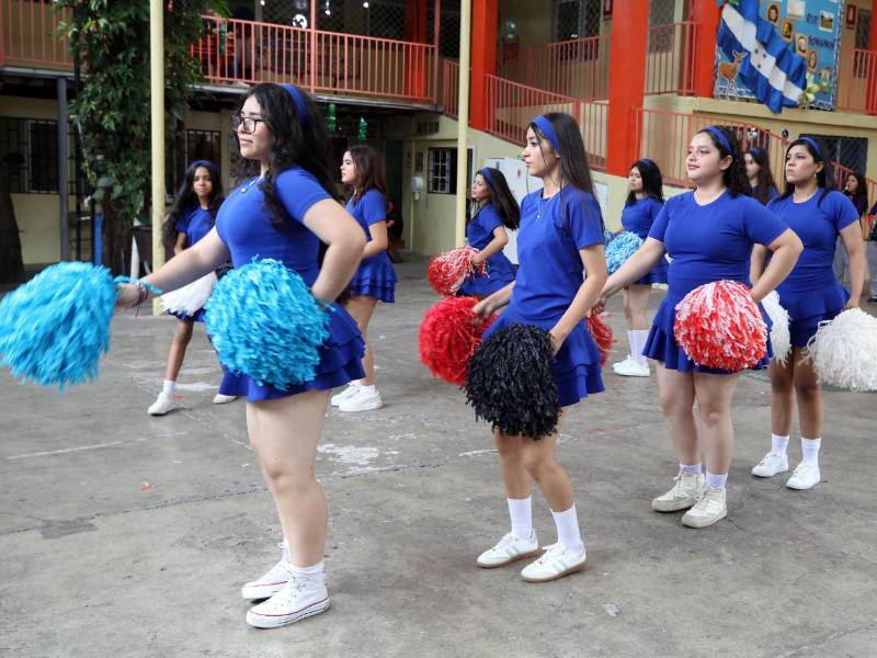 Las estudiantes del Instituto Privado Santa Mónica se preparan para representar a su institución y celebrar con talento y fervor patrio los 205 años de independencia de Honduras, durante una jornada en la que el ritmo y las coreografías serán protagonistas.