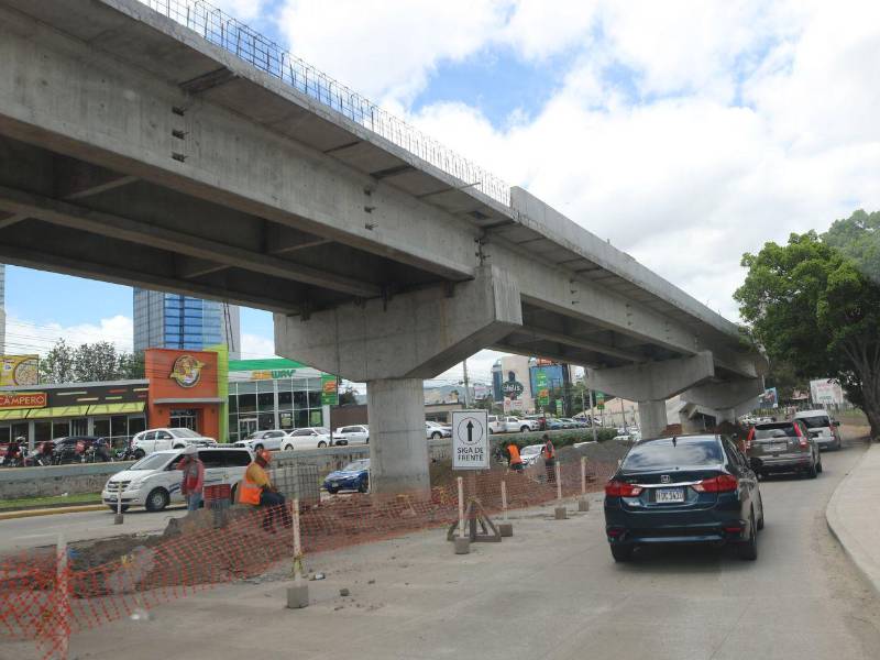 La obra paso a desnivel Juan Pablo II está avanzada en un 90%.