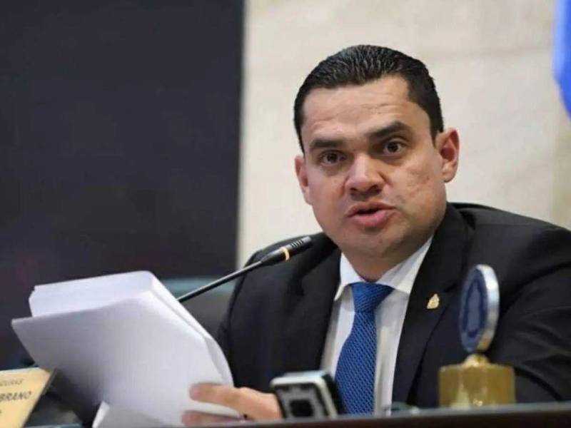El presidente del Congreso Nacional, Tomás Zambrano, informó la postura del Legislativo sobre la opinión de la CSJ en relación a las reformas penales.