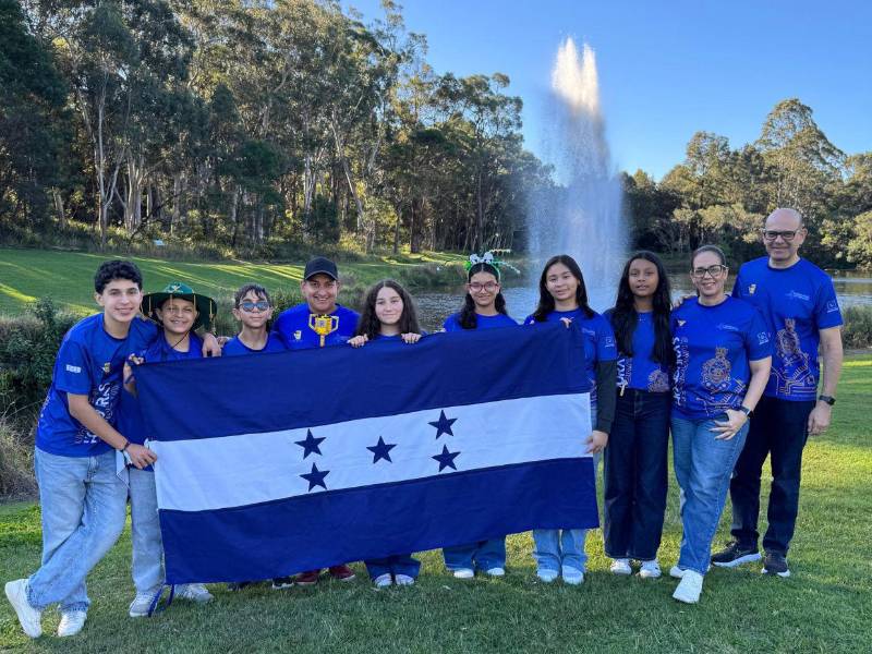 El equipo de Sunshine School que representó a Honduras en Australia y ganó dos importantes premios.