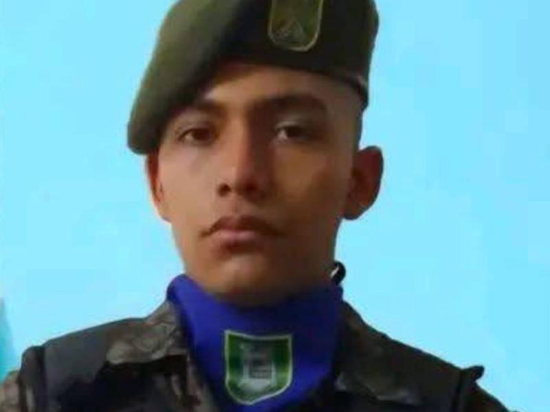 El cuerpo de López Castellanos fue trasladado a la morgue sampedrana.