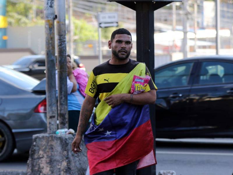 La caída del régimen de Maduro reaviva la esperanza de retorno entre venezolanos que migraron a Honduras. Tras años de migración forzada, expresan su deseo de volver a reunirse con sus familias.