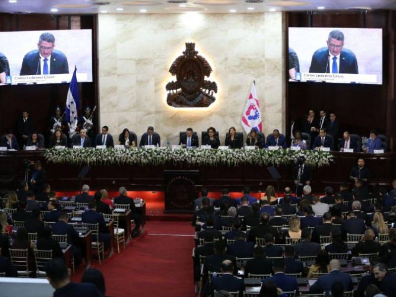 EH Verifica monitorea en tiempo real la instalación de la primera legislatura del Congreso Nacional 2026-2027, contrastando las declaraciones políticas con información pública y datos oficiales.