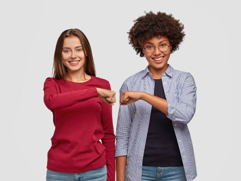 En una amistad saludable, cada uno respeta la individualidad del otro. Esto significa aceptar y valorar las diferencias, así como dar espacio para que cada quien crezca y persiga sus propios intereses.