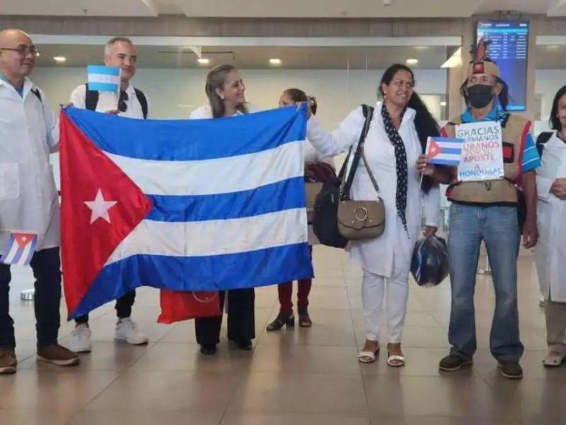 El Ministerio Público investiga si miembros de la brigada cubana enviados por la administración Castro eran realmente especialistas de la salud.