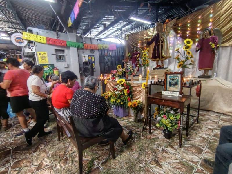 El Mercado San Miguel se suma a la celebración de los 448 años de Tegucigalpa con una tradición que se mantiene viva desde hace varias décadas: la veneración a San Miguel Árcangel, patrón de la capital.