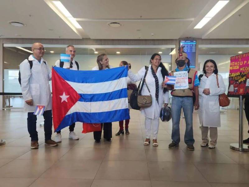 Los médicos cubanos llegaron a Honduras en febrero de 2024 para cubrir, según las autoridades hondureñas, el déficit de especialistas en el sistema público.