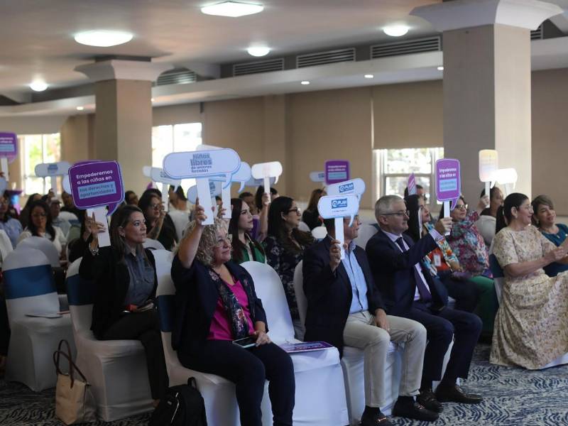 Niñas lideresas hondureñas participaron en el lanzamiento de la campaña “Niñas Libres de Uniones Forzadas”, promovida por Plan International en el marco del Día Internacional de la Niña.​​​​​​