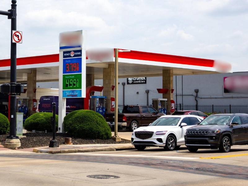 Hace un año, el precio promedio del galón de gasolina se situaba en 3,19 dólares.