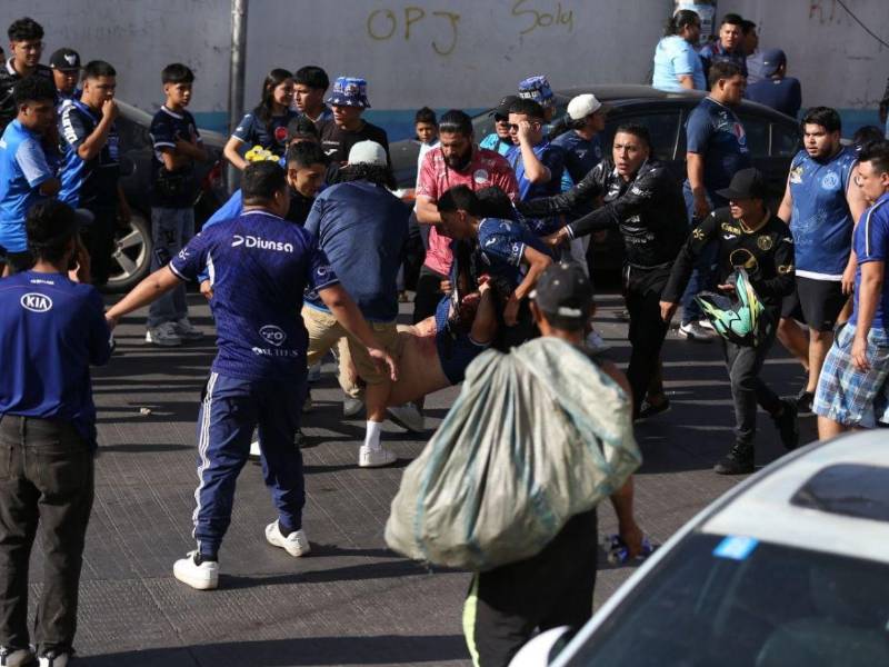 VIDEOS: El Chelato Uclés se tiñe de violencia previo al clásico entre Motagua y Olimpia
