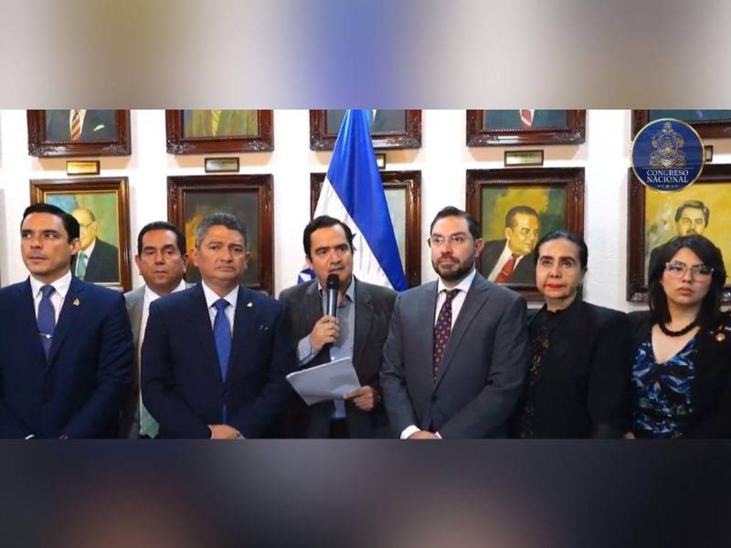 En un plazo no mayor a los cinco días, el pleno deberá definir el futuro del fiscal general suspendido.