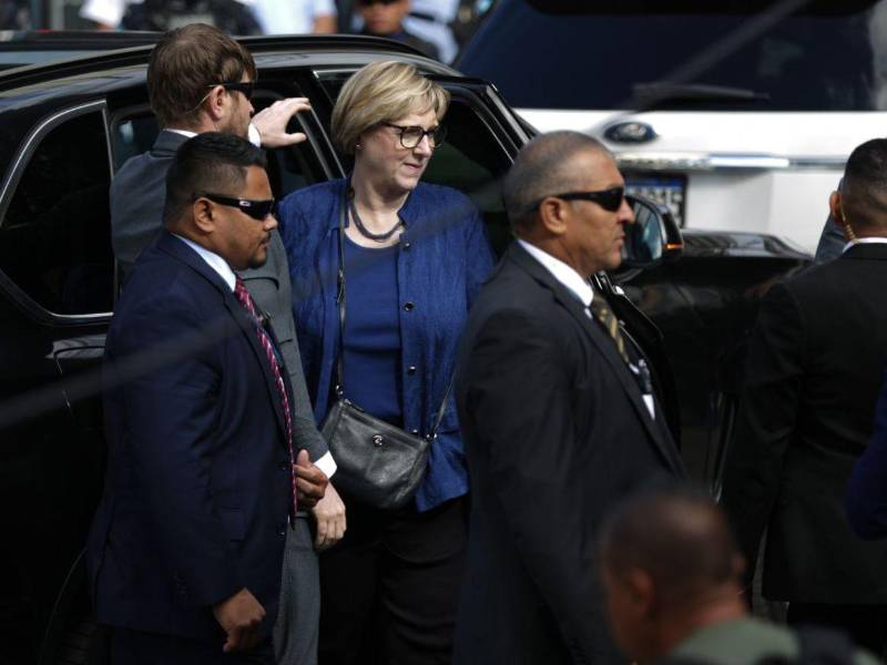 Así llegó la embajadora de Estados Unidos en Tegucigalpa, Laura Dogu.