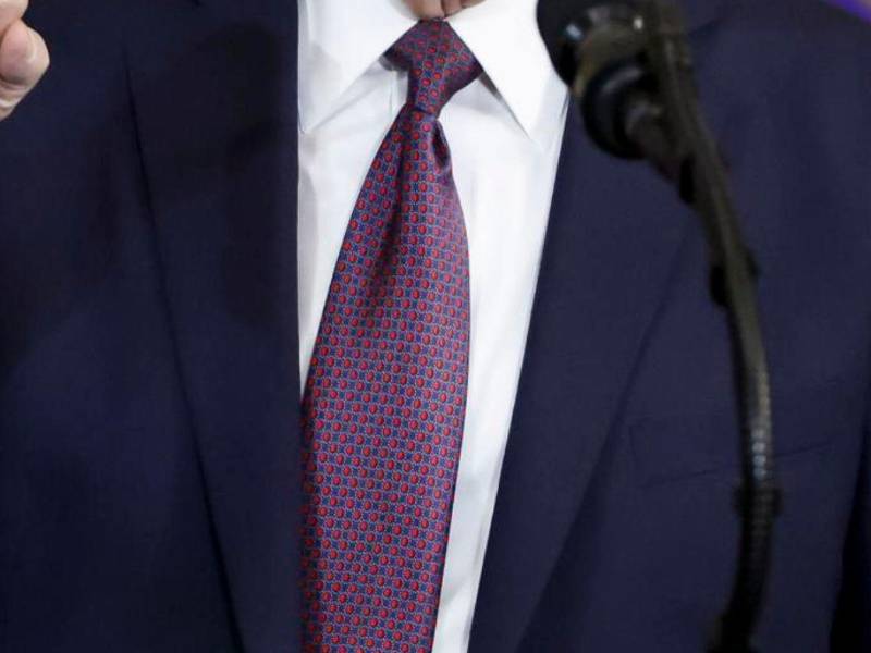 En una vista más detallada se puede ver claramente que es azul y roja.