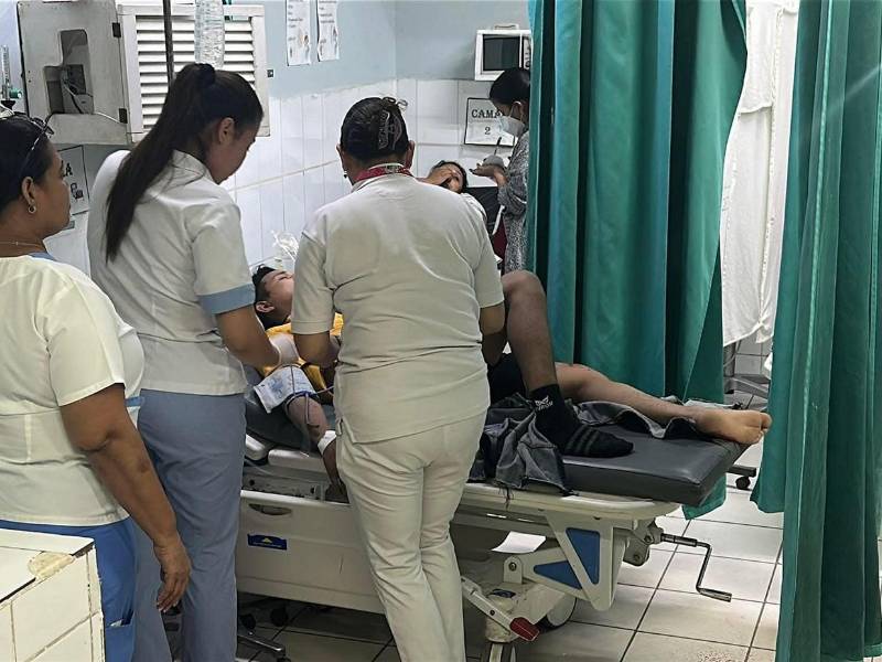 El herido, Franklin Fúnez, fue trasladado a otro centro asistencial debido a la gravedad de su estado.