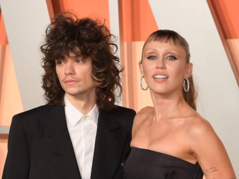 Miley Cyrus compartió abiertamente los detalles de su reciente compromiso con Maxx Morando, confirmando la noticia que circulaba desde inicios de noviembre.