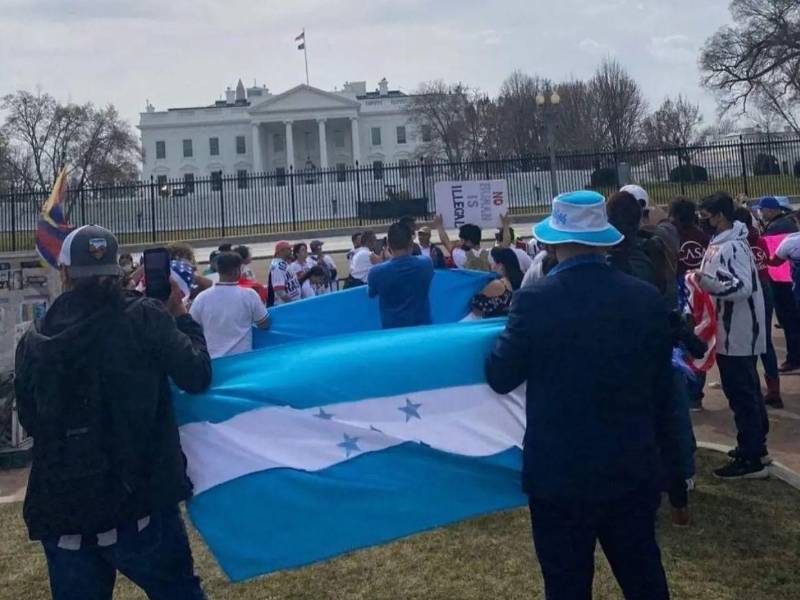 Estados Unidos suspendió temporalmente las citas para visas de inmigrantes, afectando también a solicitantes hondureños.