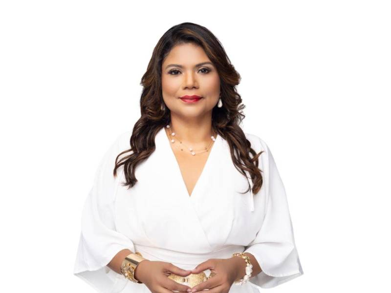 Karla Romero busca en Congreso descentralizar municipalidades