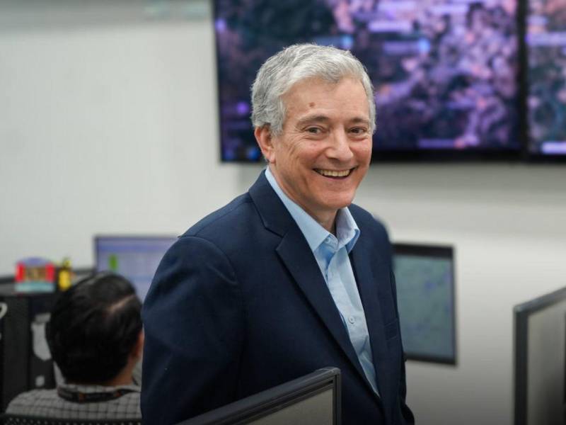 Eduardo Oviedo, ministro de Energía, adelantó más alzas en el precio de los combustibles.