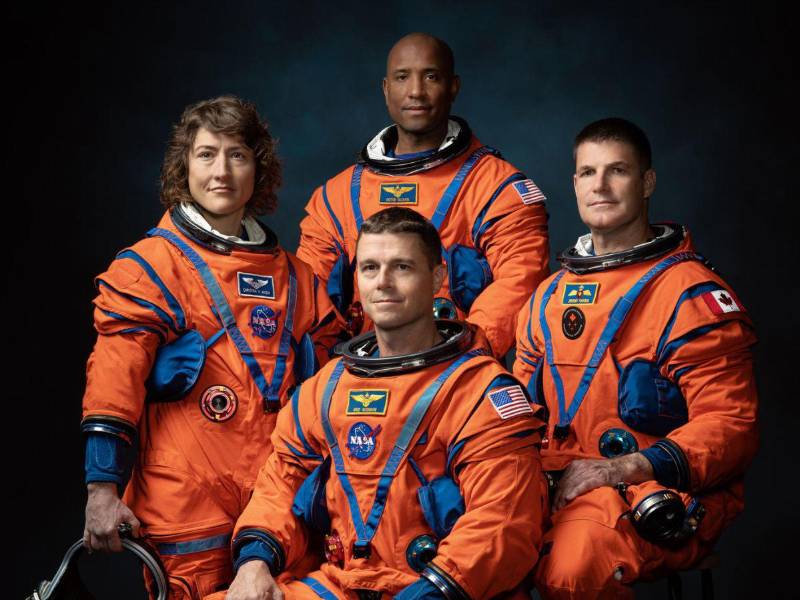 La tripulación Artemis II, que prevé partir el miércoles en un cohete que viajará alrededor de la Luna, expresó este domingo, en su última interacción con el público, que espera que esta misión signifique que todas las personas puedan ver al satélite natural como un destino que puedan visitar.