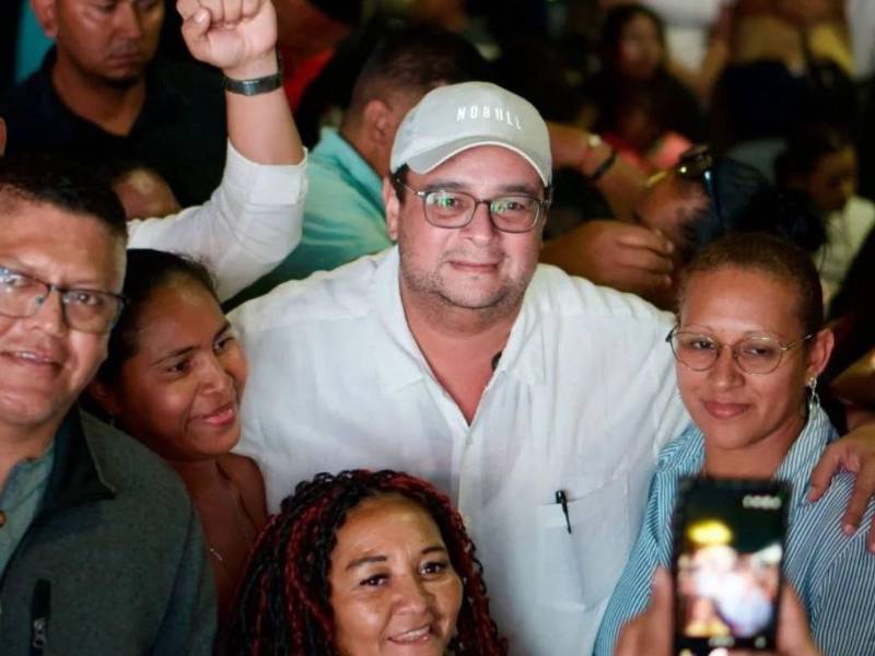 Jorge Aldana lleva varias semanas en protesta por los resultados en el Distrito Central.