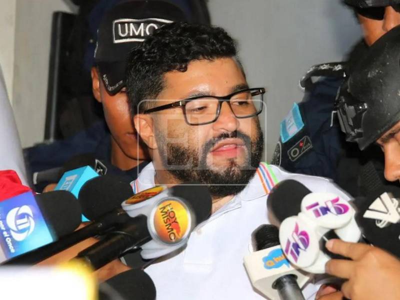 Vallecillo pide regresar al Poder Judicial, tras el amparo que anuló las actuaciones de su proceso penal por presuntas irregularidades.