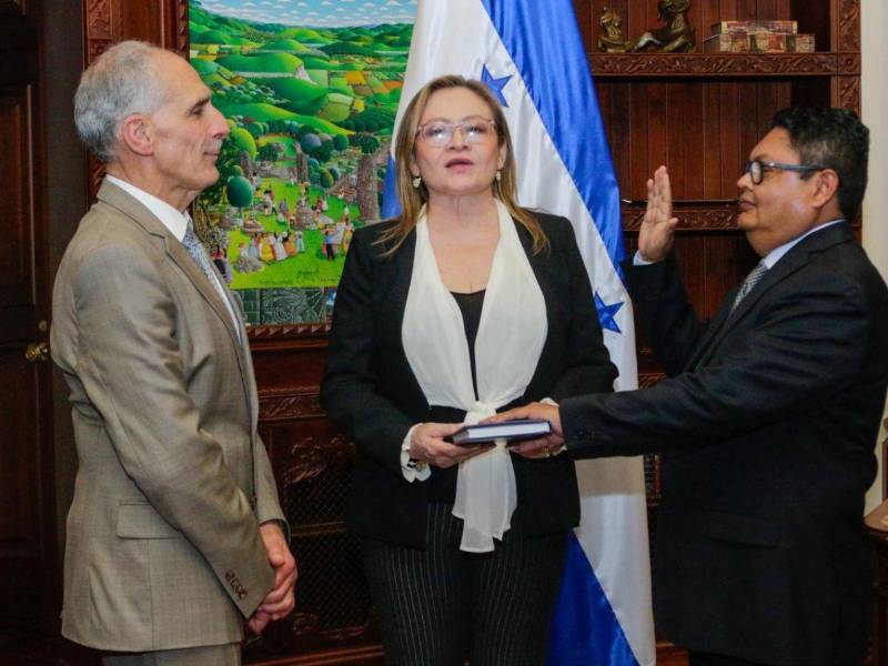 Presidente Nasry Asfura juramenta a las nuevas autoridades del Ejecutivo