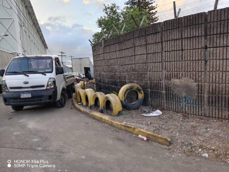 Un basurero clandestino que se había formado en la colonia Las Torres de la capital fue intervenido luego de las denuncias de vecinos por la acumulación constante de desperdicios.