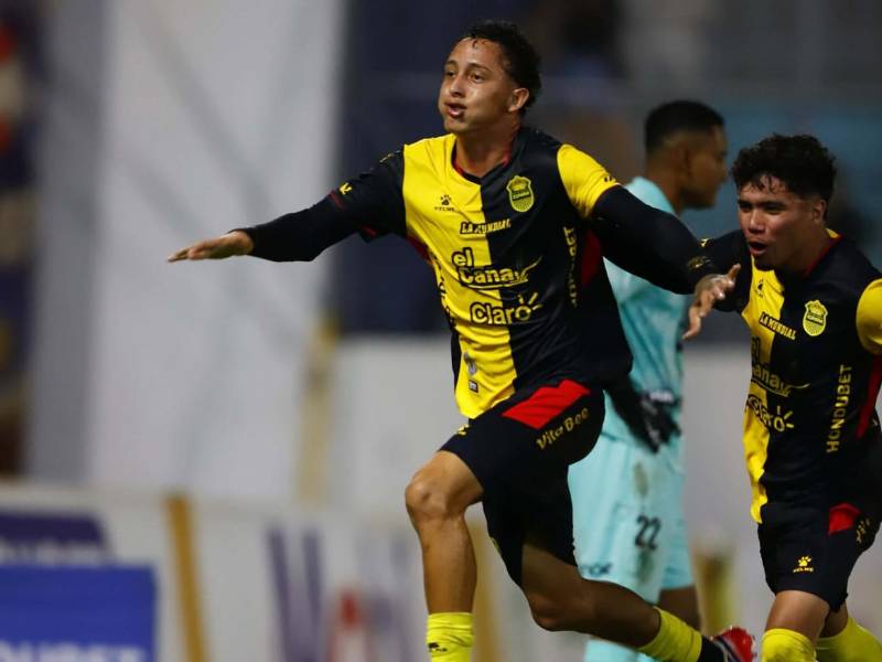 Nixon Cruz aprovechó la oportunidad para darle el triunfo a Real España sobre Motagua.
