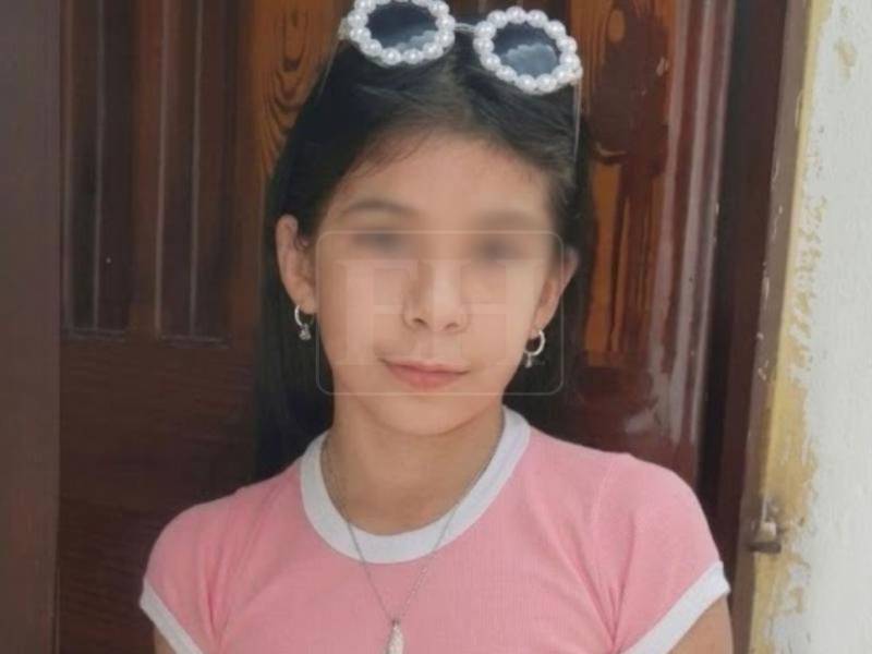 Luego de varias horas soterrada bajo tierra y pedazos de bloque que cayeron del muro donde impactó la rastra, elementos del Cuerpo de Bomberos lograron sacar el cuerpo de Leyreth, quien ya está siendo velada por sus familiares. Aquí las fotos: