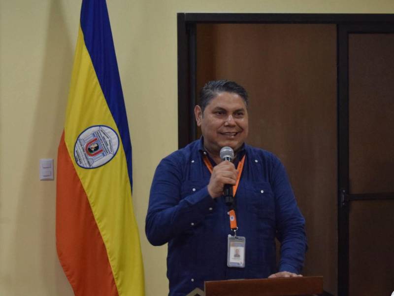 El jefe del Departamento de Letras de la UPNFM, José Benito Martínez, destacó el compromiso institucional de preservar el patrimonio lingüístico.